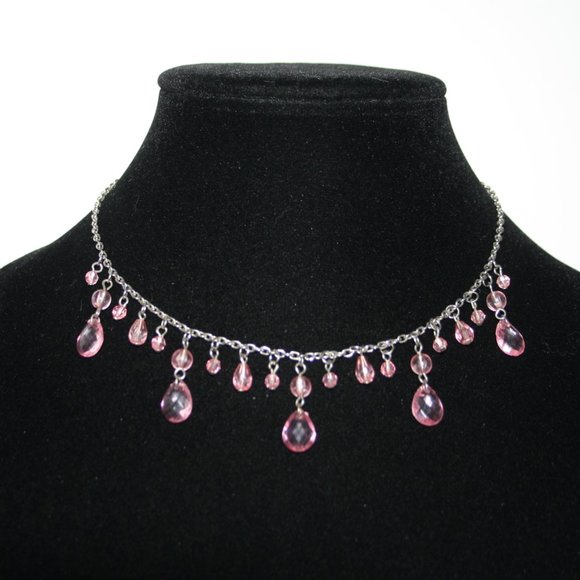 Beautiful silver and pink crystal necklace 15-17